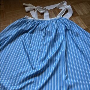 Blue and white tie strap dress. Bought on Amazon and never worn! Size M!
